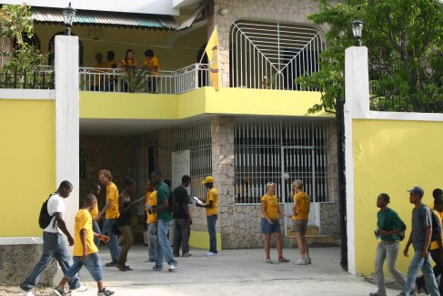 Casa de Ministros Voluntarios de Scientology en Haití.